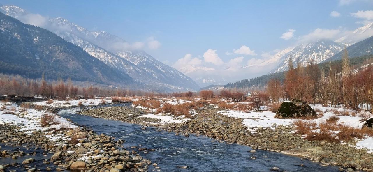 White Water Resorts Pahalgām Esterno foto